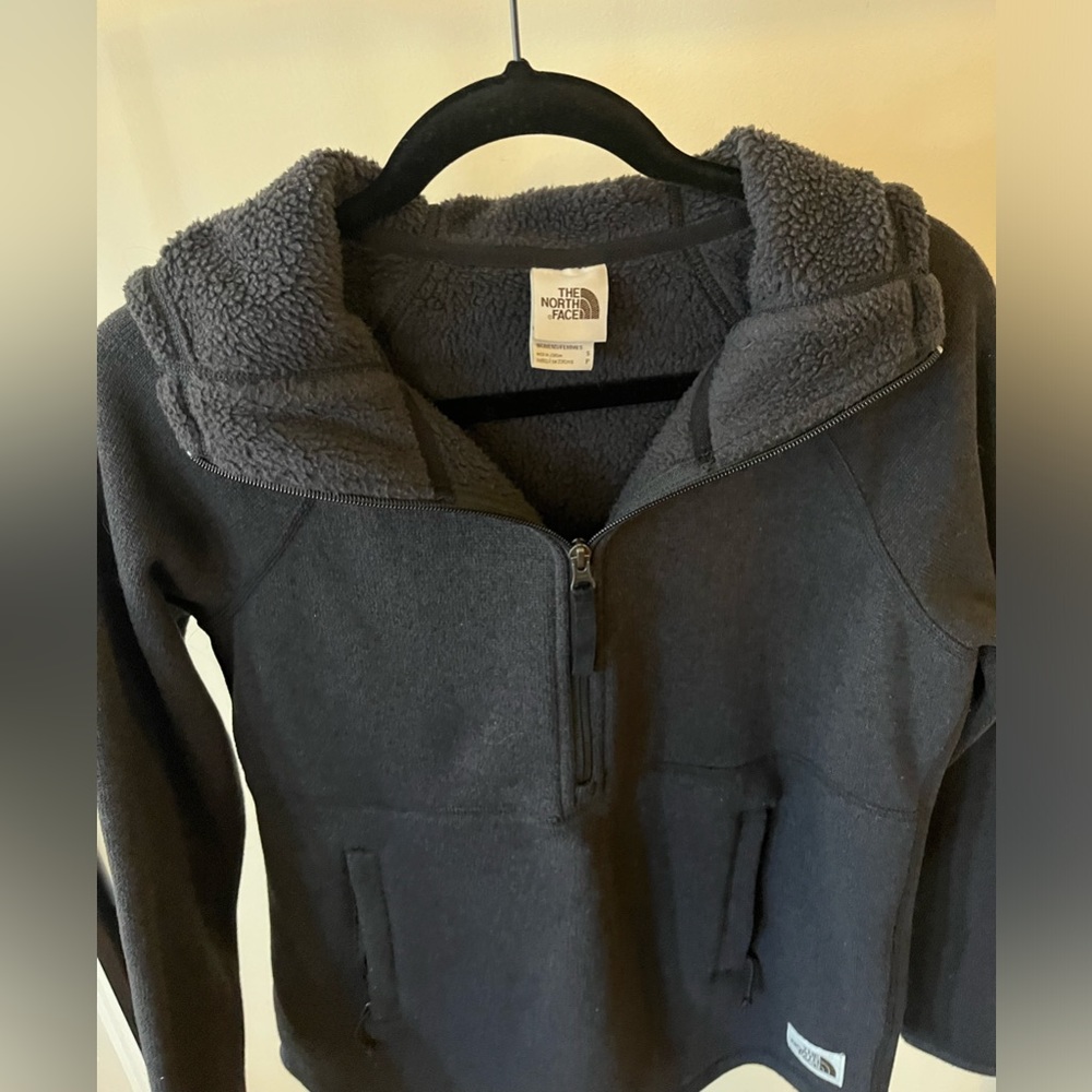 Women’s North Face Charcoal Fleece Lined Half Zip Pullover. B = Breckenridge!